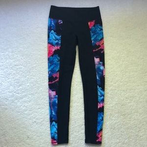 Athleta navy watercolor leggings 9” rise